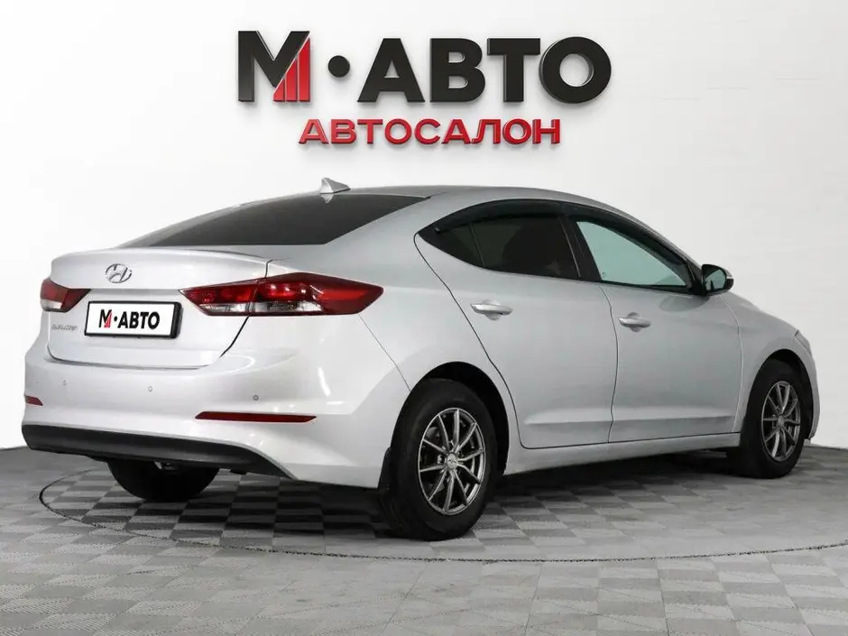 Hyundai Elantra, 2018 г.
