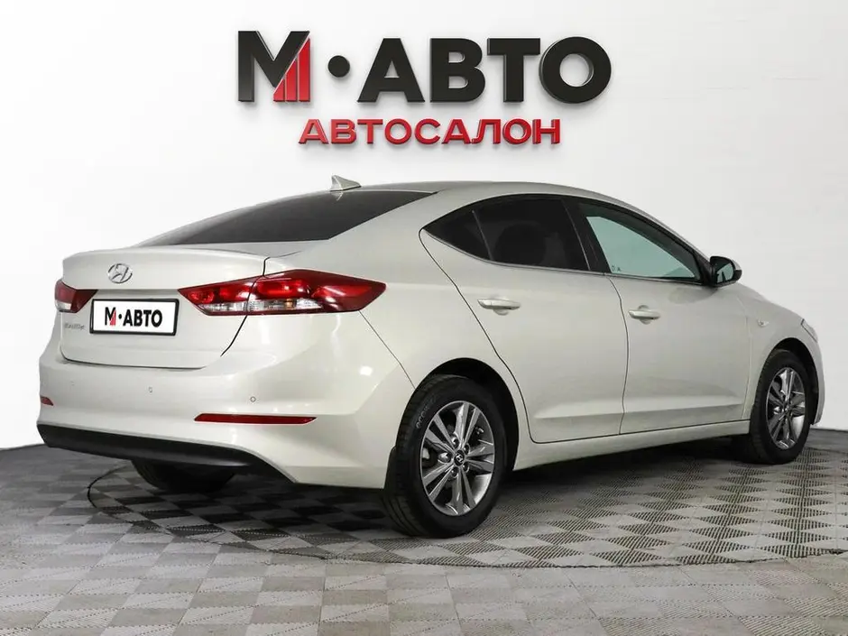 Hyundai Elantra, 2017 г.