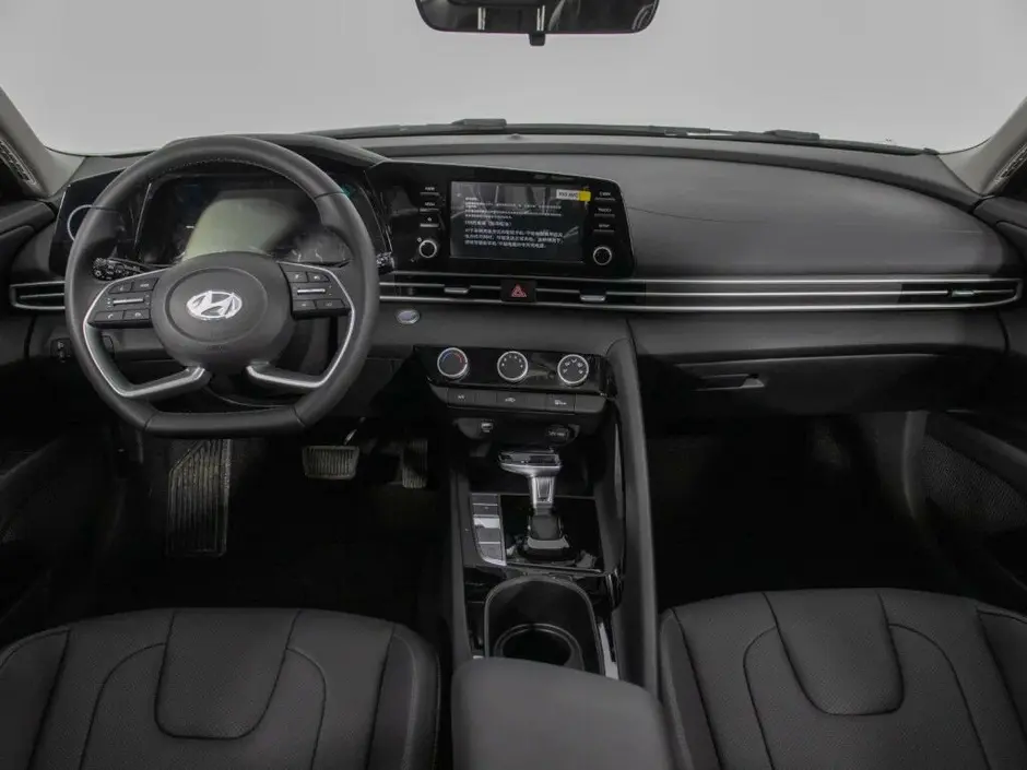 Hyundai Elantra, 2023 г.