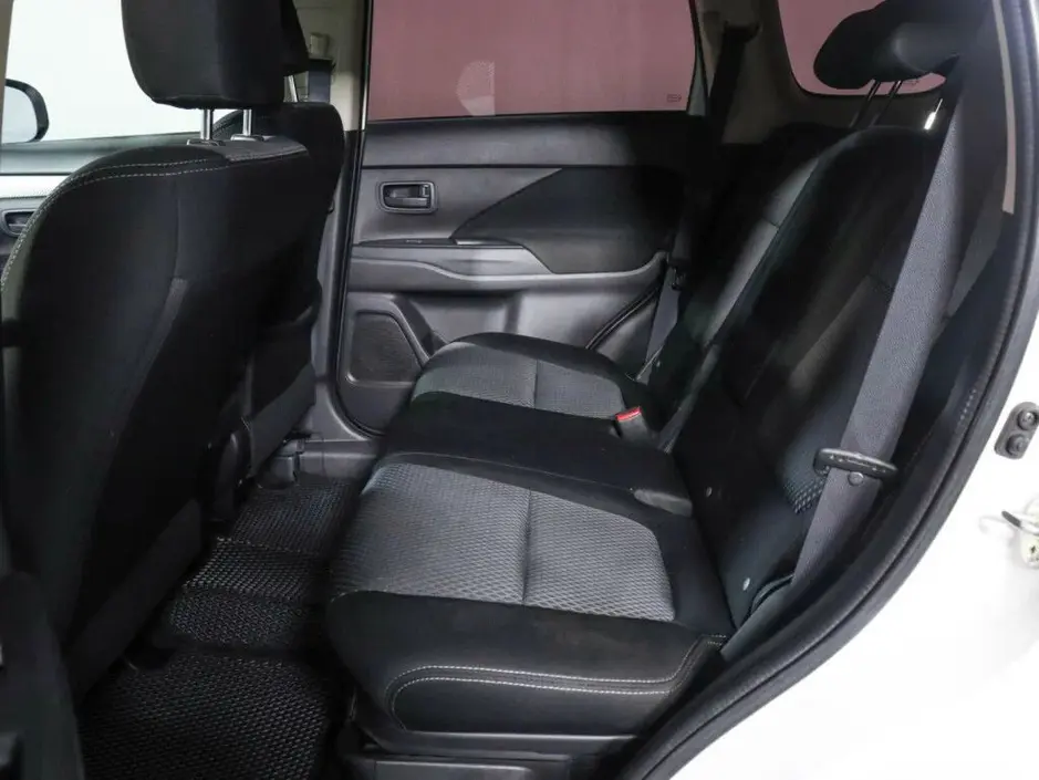 Mitsubishi Outlander, 2015 г.