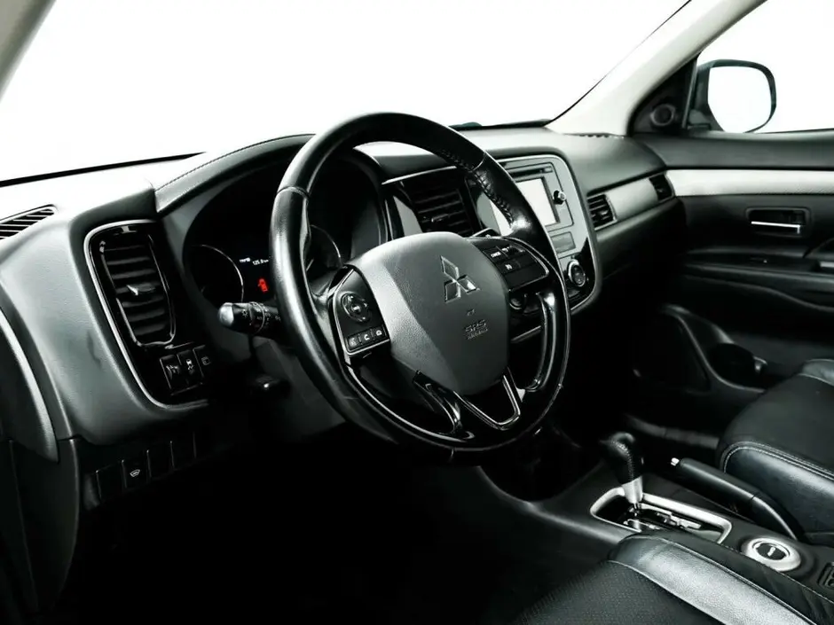 Mitsubishi Outlander, 2017 г.