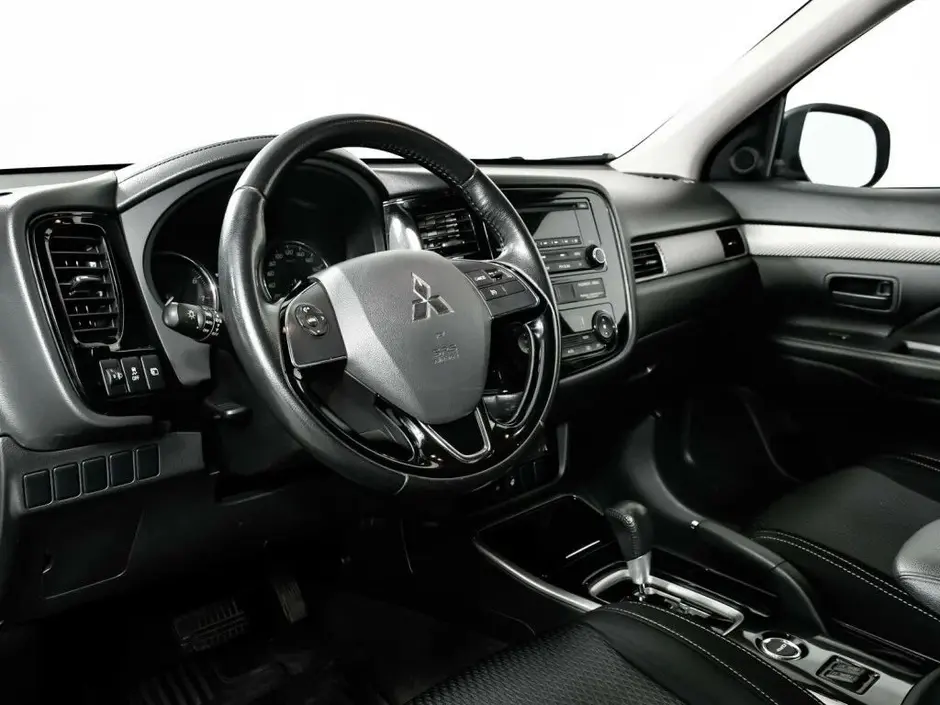 Mitsubishi Outlander, 2016 г.
