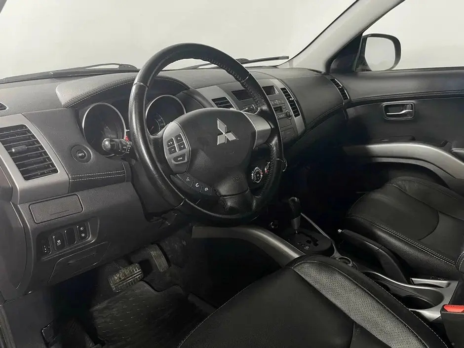 Mitsubishi Outlander, 2011 г.