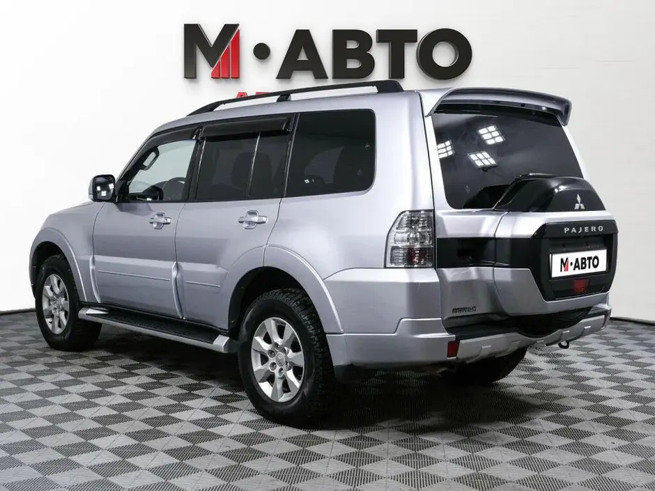 Mitsubishi Pajero, 2015 г.