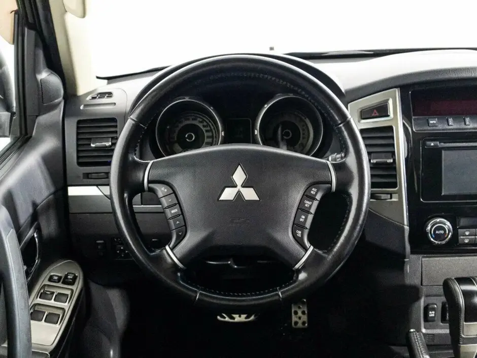 Mitsubishi Pajero, 2014 г.