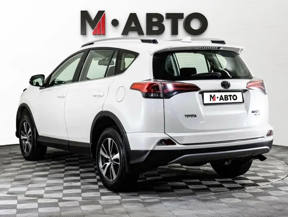 Toyota RAV4, 2017 г.