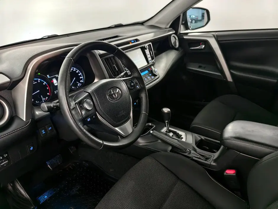 Toyota RAV4, 2017 г.