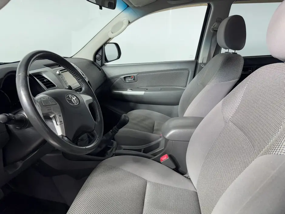 Toyota Hilux, 2013 г.