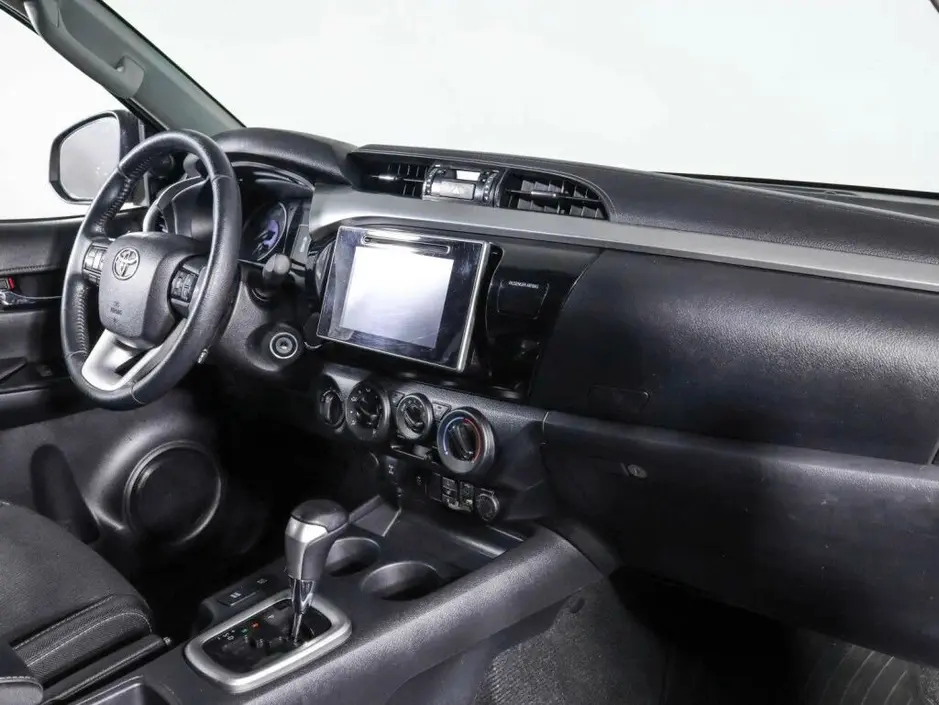 Toyota Hilux, 2015 г.