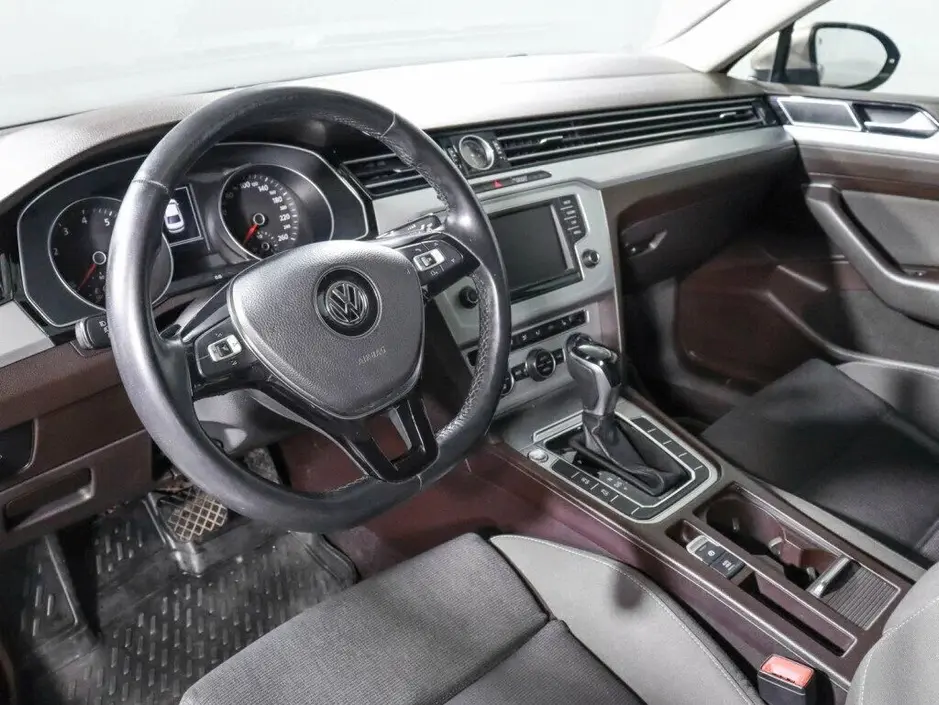 Volkswagen Passat, 2015 г.