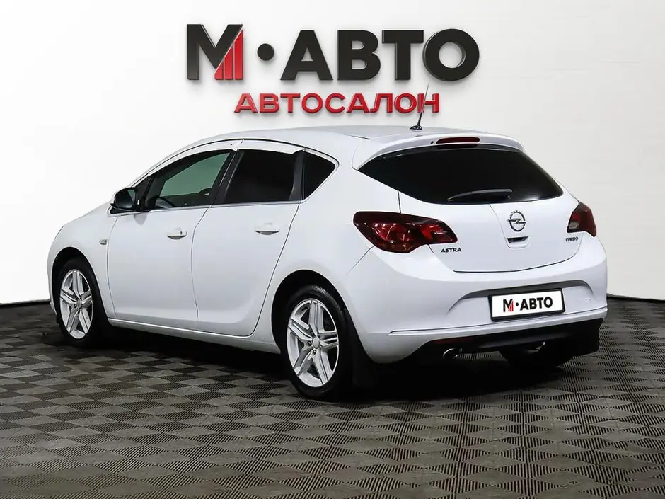 Opel Astra, 2014 г.